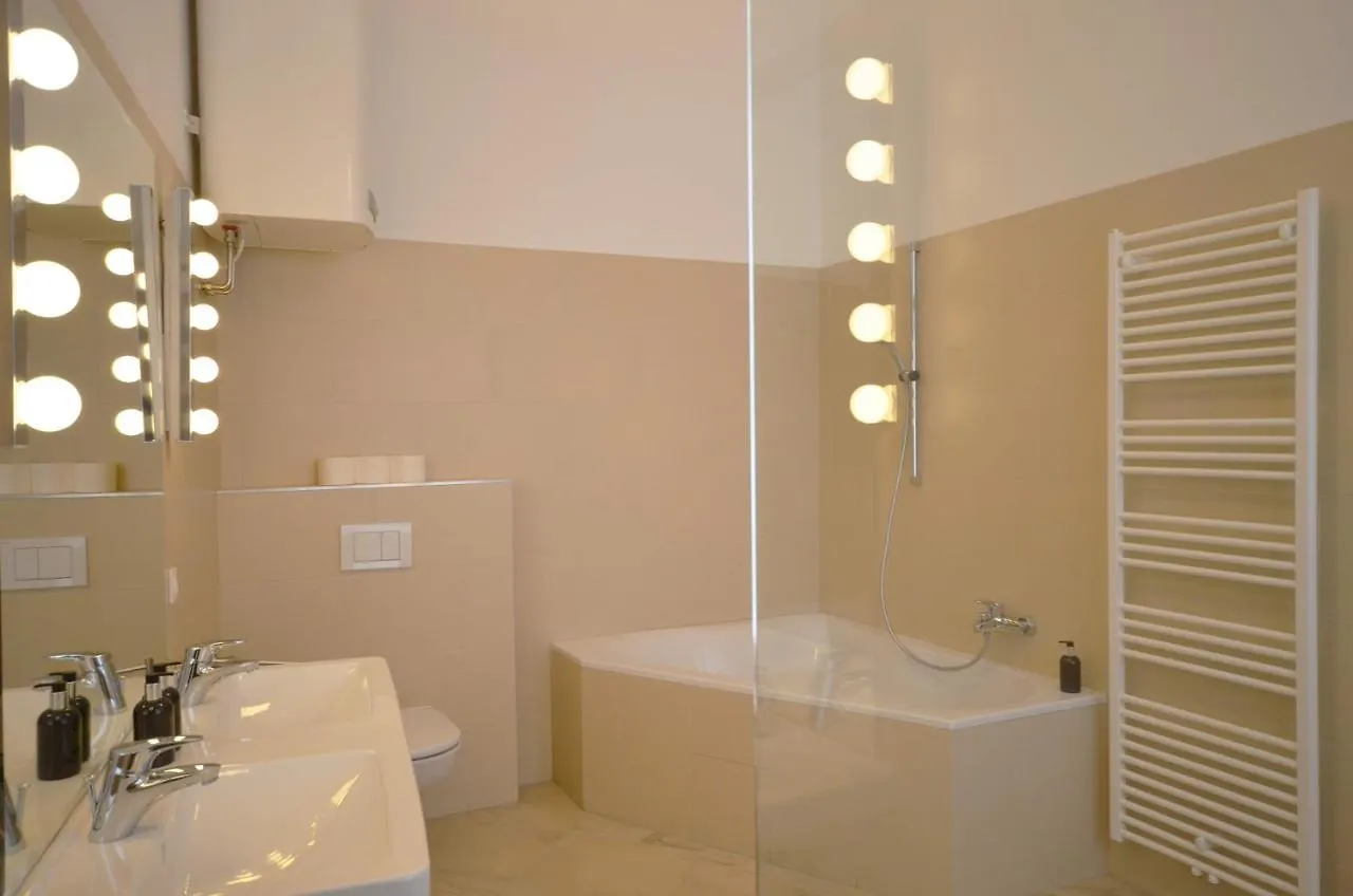 Belvedere Embassy Residence Vienna 0*,